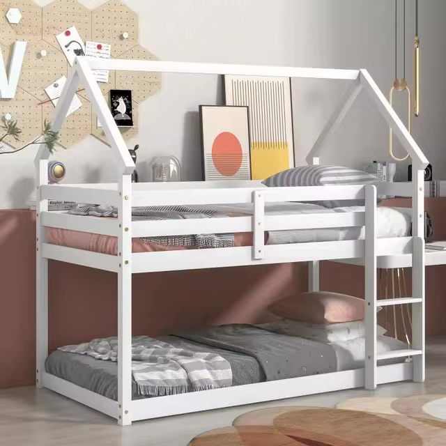تخت دو طبقه چوبی کلبه